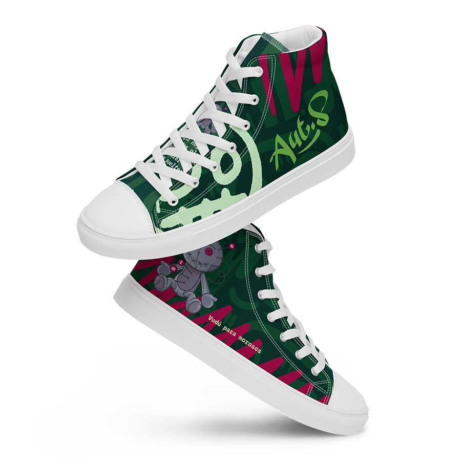 Par de zapatillas de lona verdes de Autónomos Salvajes con diseño de muñeco vudú, perfectas como regalos para autónomos que buscan un blindaje textil contra impagos.